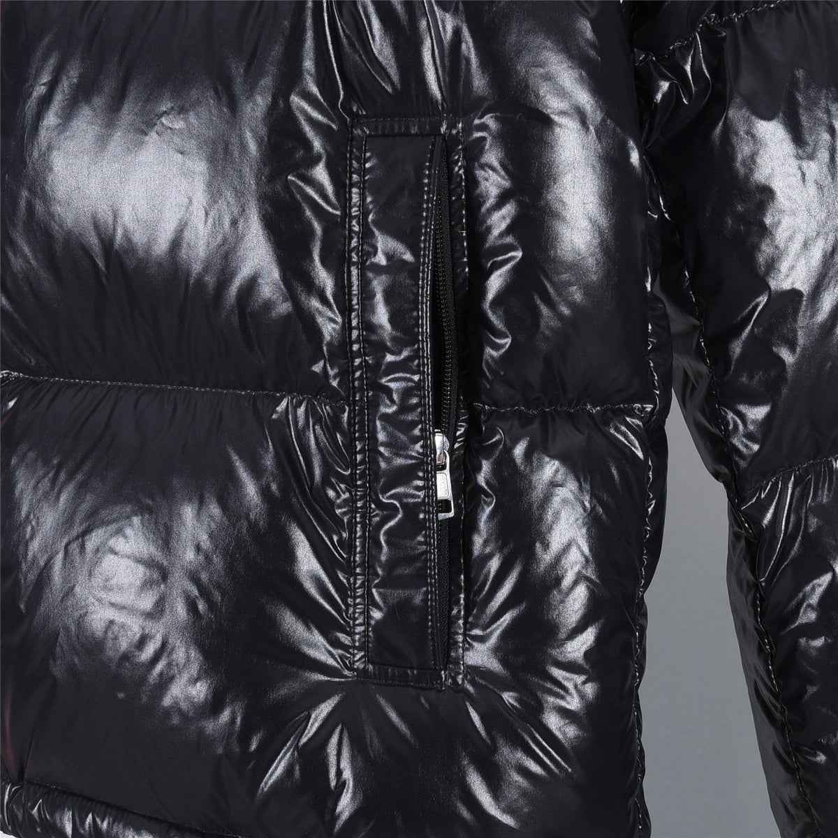 Moncler Montbeliard men’s black hooded short down puffer jacket