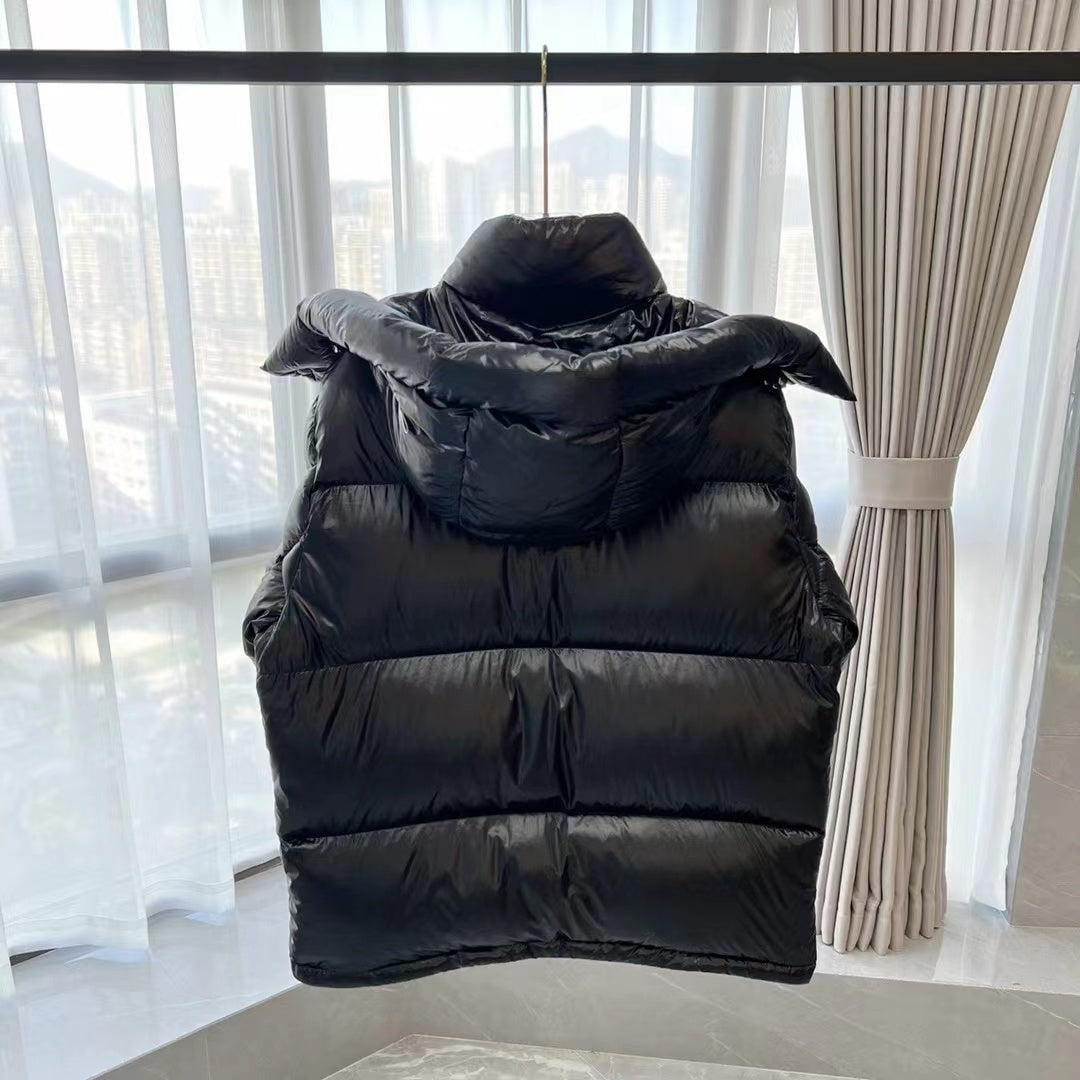 Moncler Montbeliard men’s black hooded short down puffer jacket