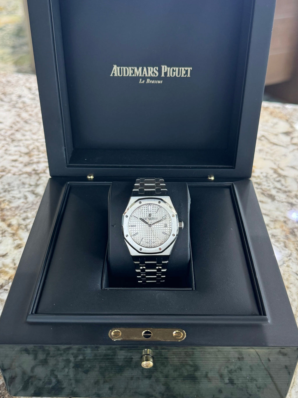 2021 Audemars Piguet Royal Oak Selfwinding 77350ST Watch