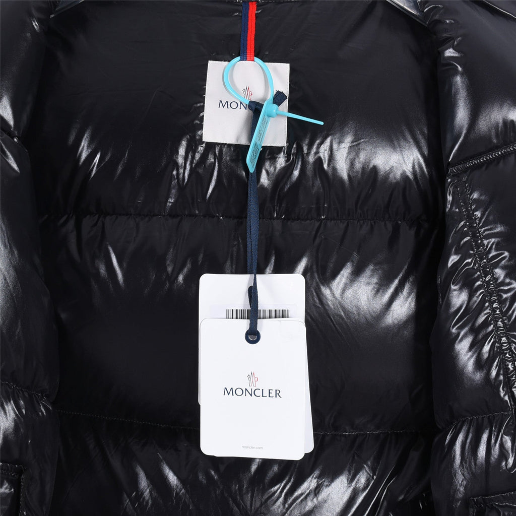 Moncler Montbeliard men’s black hooded short down puffer jacket